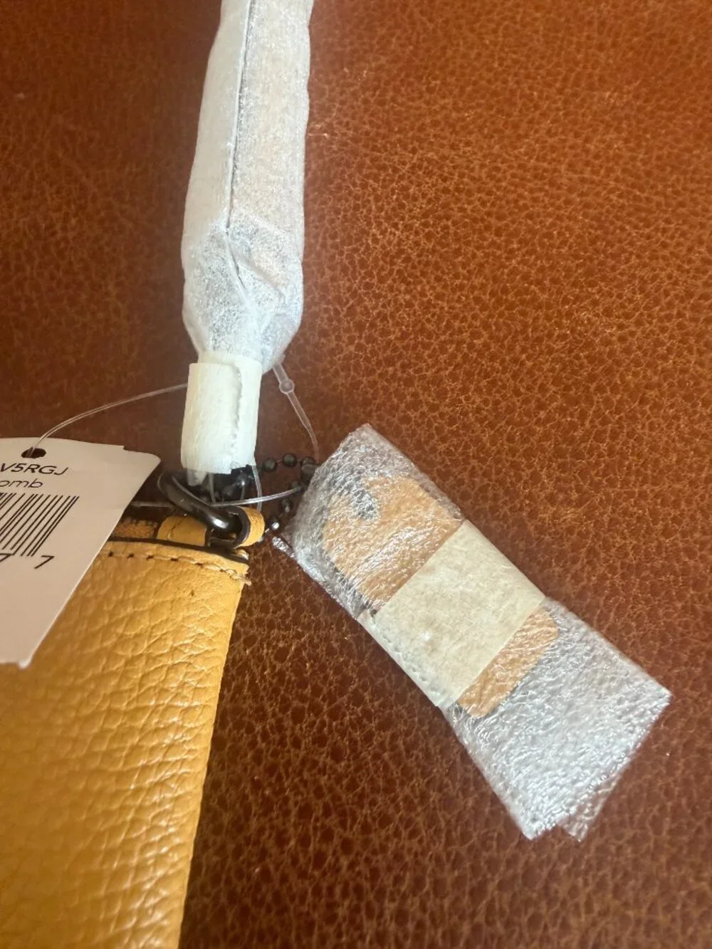 NWT Coach Women's Honeycomb Pebbled Leather Wristlet # 22952